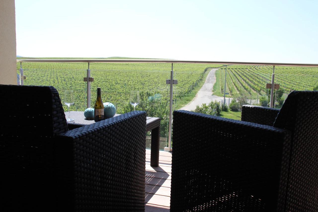 Gaestehaus Casa Luna - Paradiesische Ferienwohnungen Am Kaiserstuhl! Bischoffingen Dış mekan fotoğraf